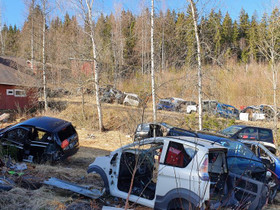 Purettuna satoja mopoautoja, Mopoauton varaosat ja tarvikkeet, Mototarvikkeet ja varaosat, Hyvink, Tori.fi