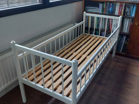 Niemen tehtaan lapsen sänky 160 x 66 cm, Sängyt ja makuuhuone, Sisustus ja huonekalut, Espoo, Tori.fi