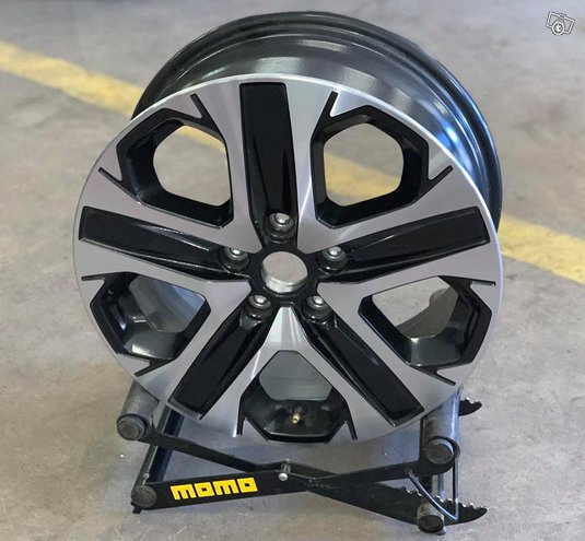 SubaruOriginal 17x7 5x114.3 et55 56.1 kaytetyt2kpl SubaruOriginal 17x7 5x114.3 et55 56.1 kaytetyt2kpl