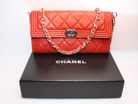Chanel ( Boy half flap wallet with chain), Muut asusteet, Asusteet ja kellot, Espoo, Tori.fi Chanel ( Boy half flap wallet with chain), Muut asusteet, Asusteet ja kellot, Espoo, Tori.fi