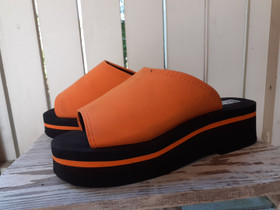 Oranssimustat sandaalit 38, Vaatteet ja kengät, Joensuu, Tori.fi