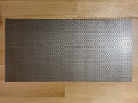 Reikälevy-pala, n. 50 x 25 cm